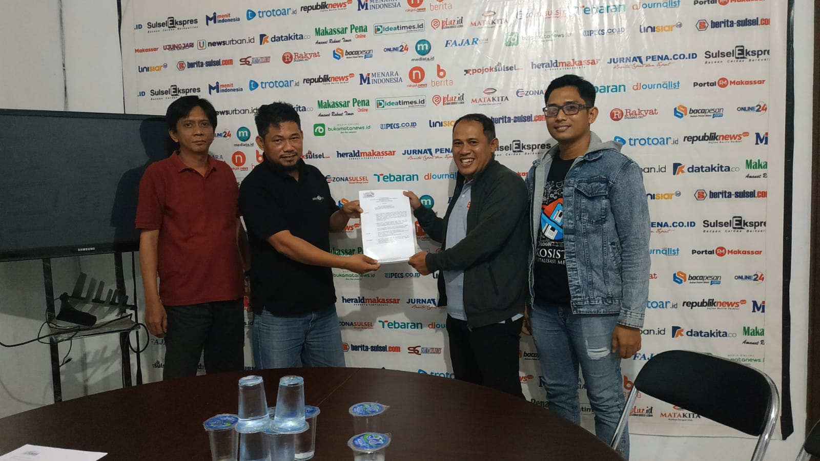 Sah, Pengurus SMSI Parepare Terima SK dari SMSI Sulsel 